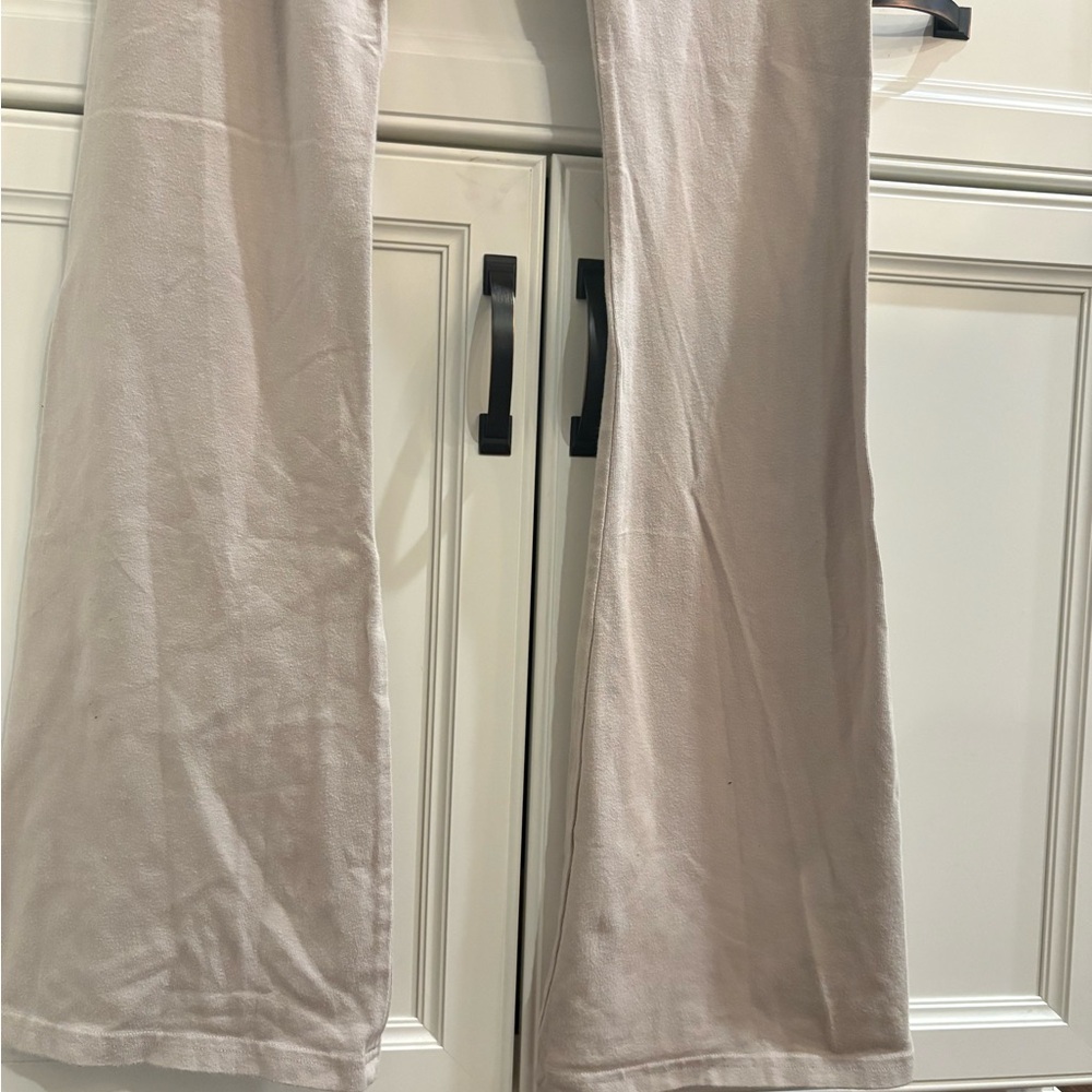 Brandy Melville Tan Fold-over yoga pants - Picture 4 of 4